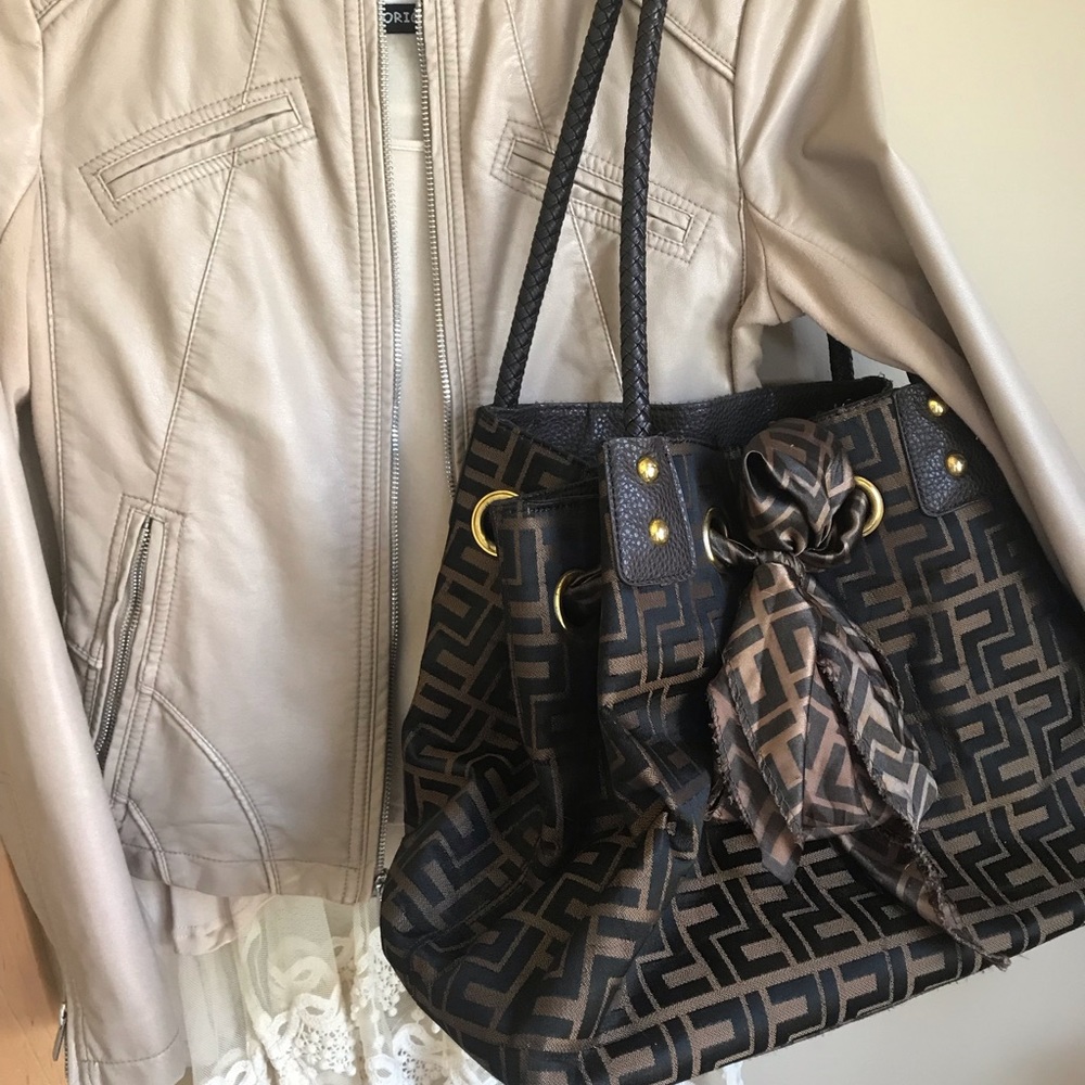 Trendy fashion purse